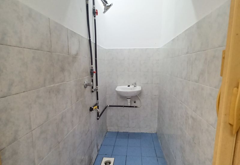 Johan Court Flat @ Alam Perdana