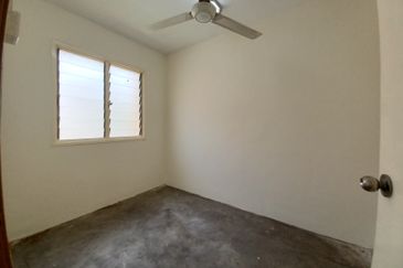 Johan Court Flat @ Alam Perdana