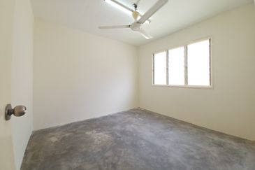 Johan Court Flat @ Alam Perdana