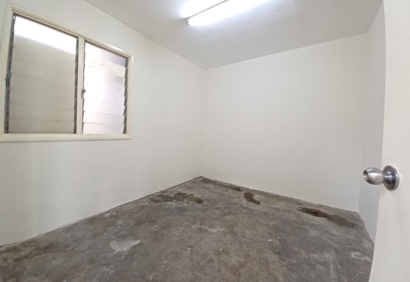 Johan Court Flat @ Alam Perdana