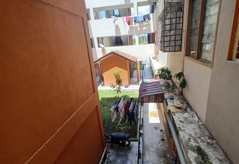 Johan Court Flat @ Alam Perdana