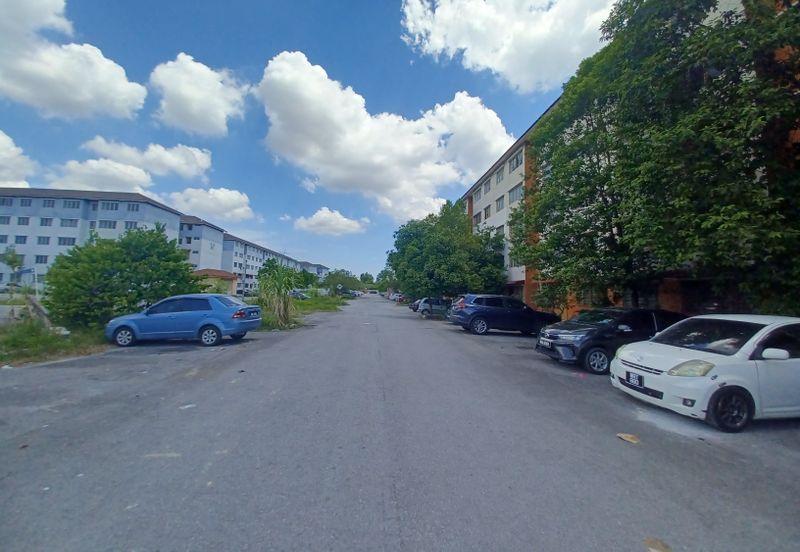 Johan Court Flat @ Alam Perdana