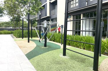 Gravit8 @ Klang South