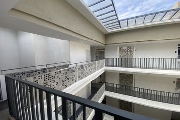 Gravit8 @ Klang South