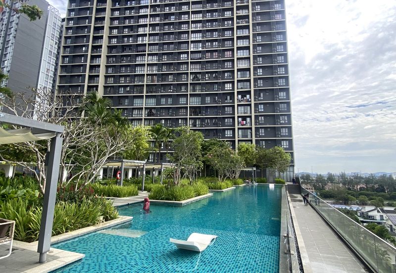 Gravit8 @ Klang South