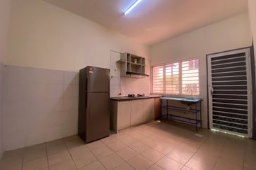 Persiaran Puncak Alam 1 