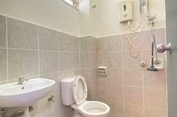 Persiaran Puncak Alam 1 