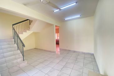 Persiaran Puncak Alam 1 