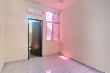 Persiaran Puncak Alam 1 