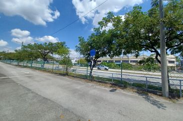 Persiaran Puncak Alam 1 