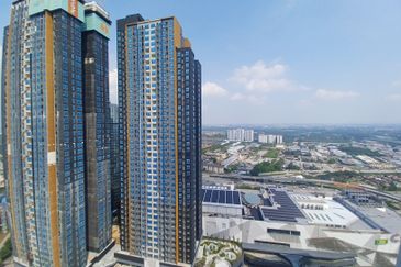 I Residence @ I City