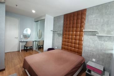 I Residence @ I City