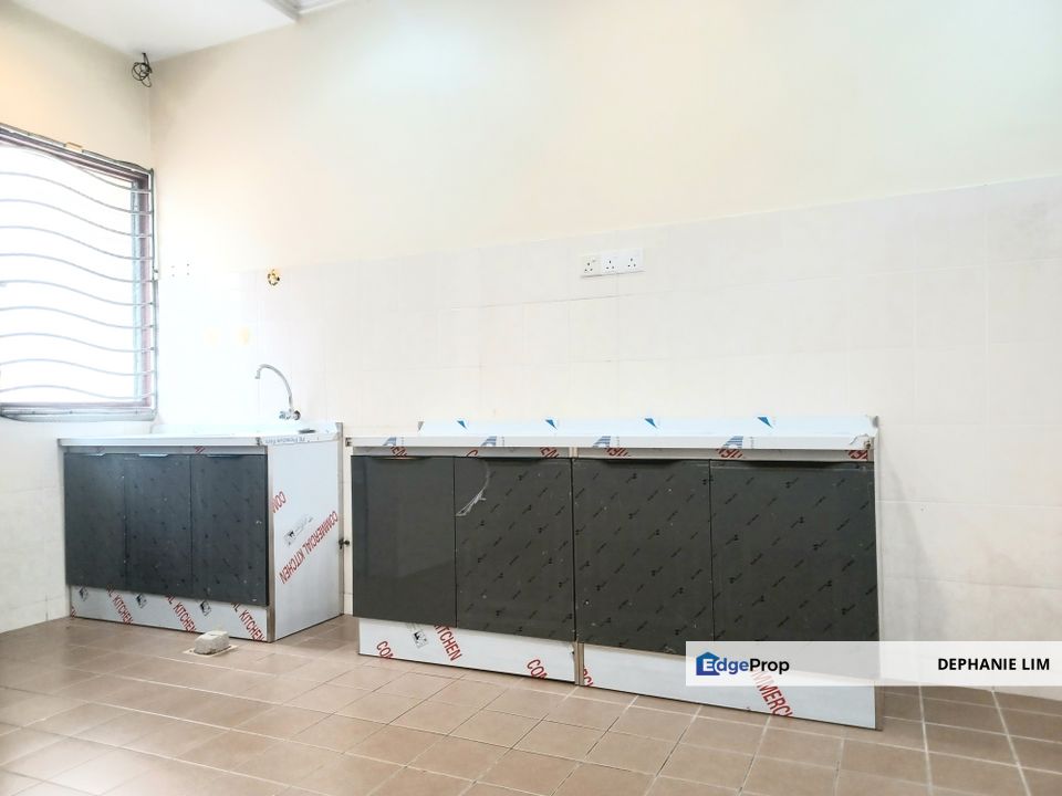 Bukit Raja House For Sale New Stainless Steel Kitchen Cabinet Facing Fielded, Selangor, Klang