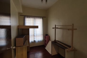 Anjung Hijau (Greenfield Apartment)