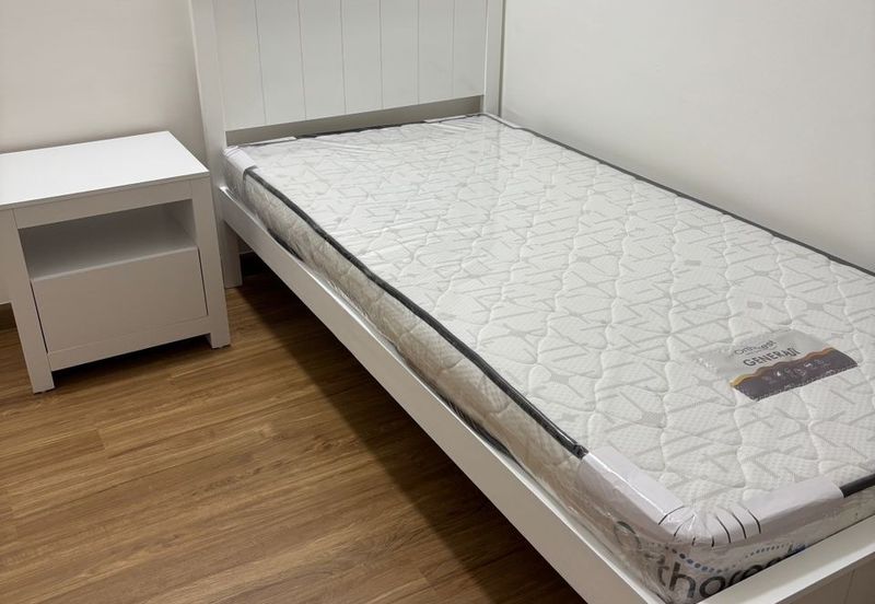 The Tresor @ Gravit 8 *