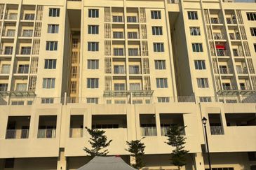 The Tresor @ Gravit 8 *