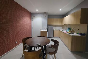 I Residence @ I City