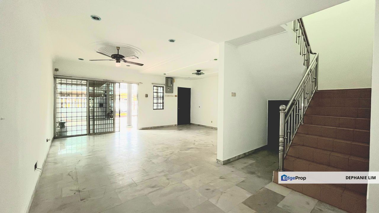 Batu Belah House For Sale Double Storey Terrace  Fully Extended Fully Tiles, Stainless Steel Grill, Selangor, Klang