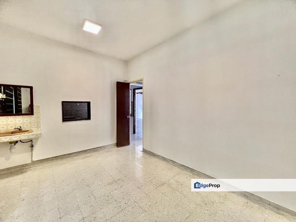 Taman Tun Dr Ismail (TTDI), Taman Tun Dr Ismail, Kuala Lumpur Great Location. Endlot, 2-Storey Terrace For Sale, Kuala Lumpur, Taman Tun Dr Ismail