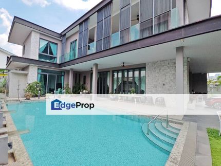 Nicely done up Bungalow House with Swimming Pool in Guarded Area, Selangor, Petaling Jaya