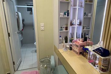 Meridin Bayvue Apartment