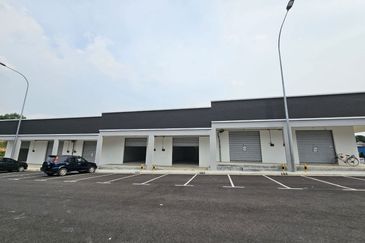 Desa Terbau , Single Storey Shoplot Corner 