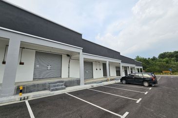 Desa Terbau , Single Storey Shoplot Corner 