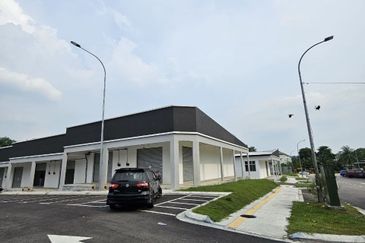 Desa Terbau , Single Storey Shoplot Corner 