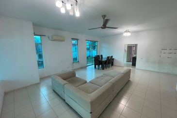 Caryota Square , Setia Tropika , 2 Storey Corner 