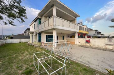 Caryota Square , Setia Tropika , 2 Storey Corner 