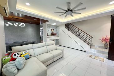 Areca Green , Setia Tropika , Double Storey Corner 