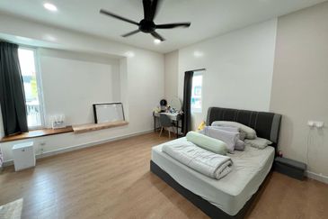 Areca Green , Setia Tropika , Double Storey Corner 