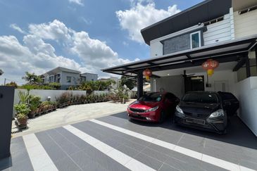 Areca Green , Setia Tropika , Double Storey Corner 