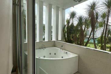 Isola Villa @ Senibong Cove