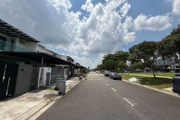 Rini Home 3 , Mutiara Rini , Double storey endlot