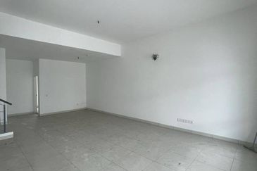 Elata Haven , Setia Tropika , Double Storey , Original 