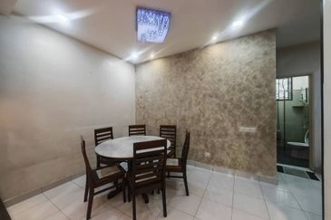 Areca Green , Setia Tropika , Double Storey , Renovated 