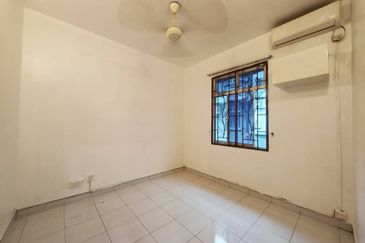 Areca Green , Setia Tropika , Double Storey , Renovated 