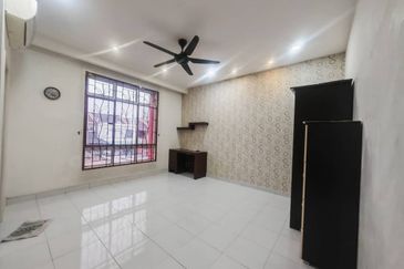 Areca Green , Setia Tropika , Double Storey , Renovated 