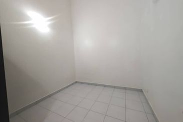 Areca Green , Setia Tropika , Double Storey , Renovated 