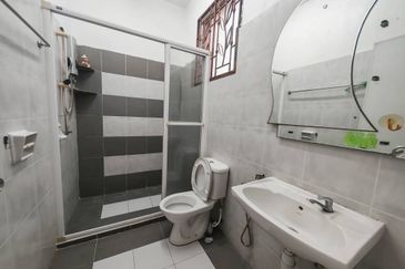 Areca Green , Setia Tropika , Double Storey , Renovated 