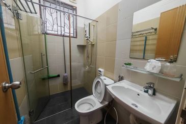 Areca Green , Setia Tropika , Double Storey , Renovated 