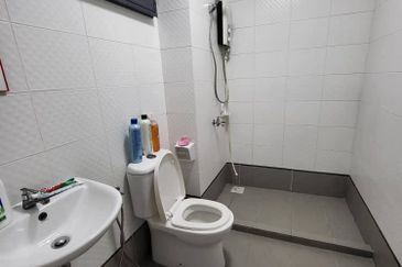 Seasons Luxury Apartments @ Amara Larkin