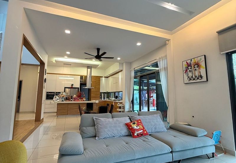 Setia Eco Garden , 2 Storey Semi D Corner , Swimming pool 