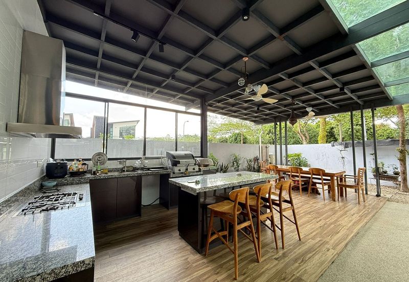 Setia Eco Garden , 2 Storey Semi D Corner , Swimming pool 