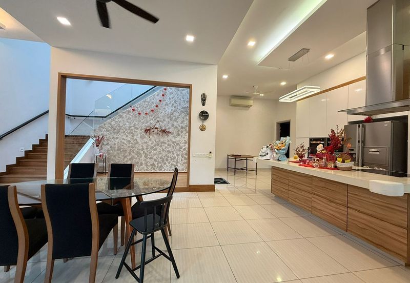 Setia Eco Garden , 2 Storey Semi D Corner , Swimming pool 