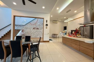 Setia Eco Garden , 2 Storey Semi D Corner , Swimming pool 