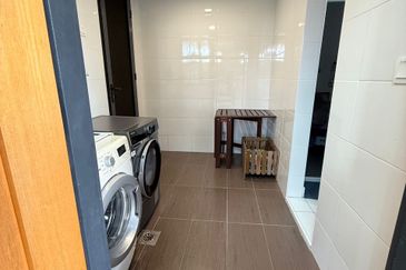 Setia Eco Garden , 2 Storey Semi D Corner , Swimming pool 