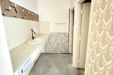 Larkin Idaman , 1st floor shoplot ,  Larkin 