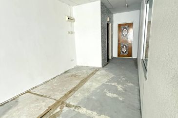 Larkin Idaman , 1st floor shoplot ,  Larkin 